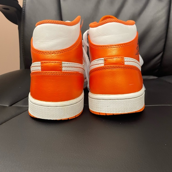 Nike Air Jordan 1 Mid Electro Metallic Orange White Sneaker M 7.5 W 9 - Picture 7 of 13